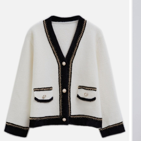 Cider Sweaters - CONTRAST SHIMMER FRINGE FUZZY KNIT CARDIGAN IN WHITE